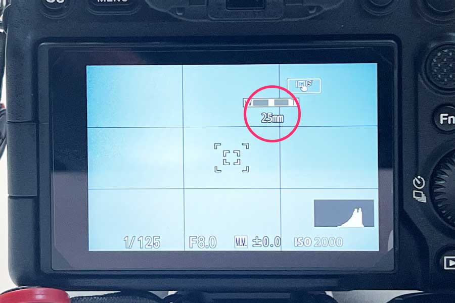 FE PZ 16-35mm F4 Gの焦点距離の確認はモニター上で行うことになります。