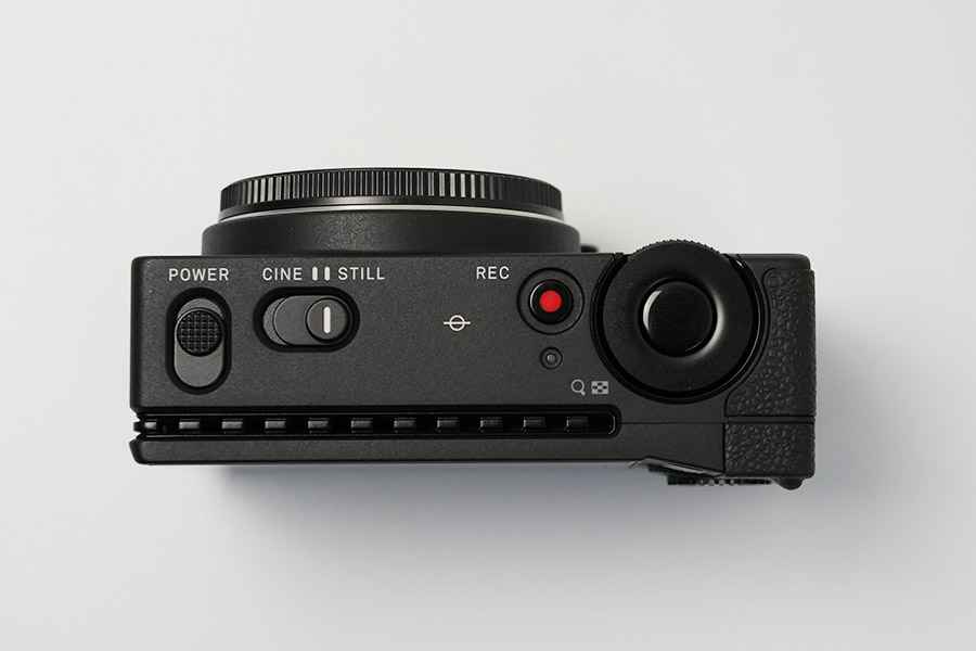 SIGMA fpの上面