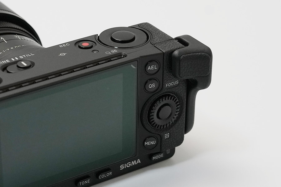 SIGMA fpに純正グリップを装着
