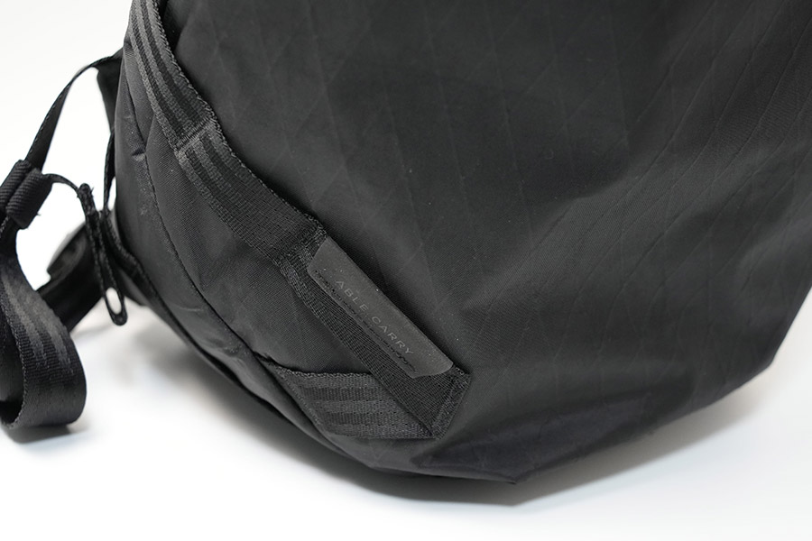 Daily Plusはロゴが本体と同色で目立たず、控えめな印象