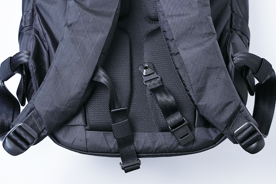 チェストストラップは取り外し可能