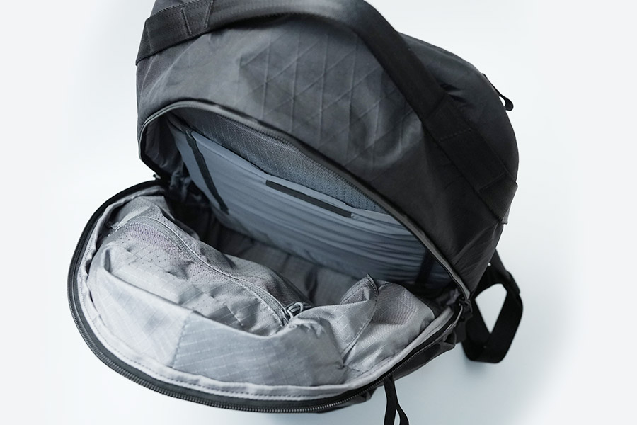 フロントやボトル収納はメイン収納に影響する