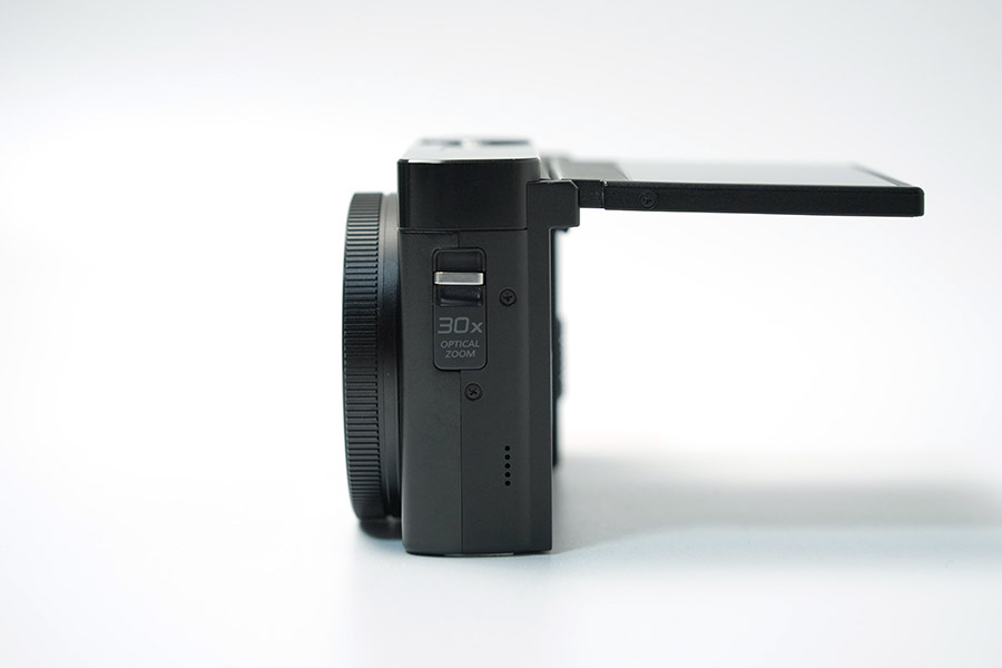 TZ99のモニタ開閉／半分