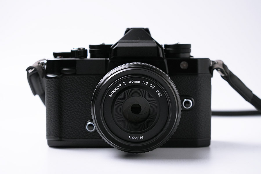 Nikon Zfの正面のデザイン