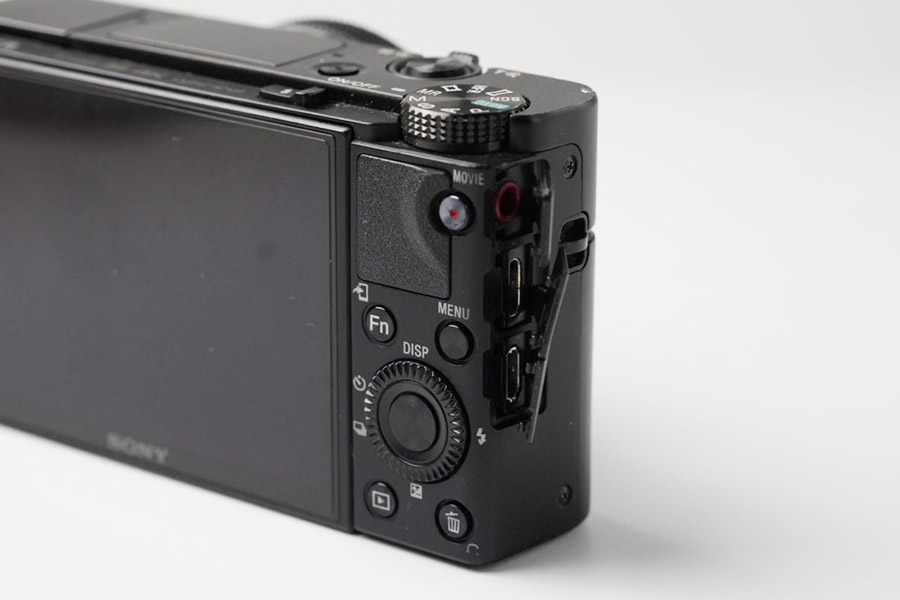 RX100M7の外観/側面/USB-CではなくMicro USB端子