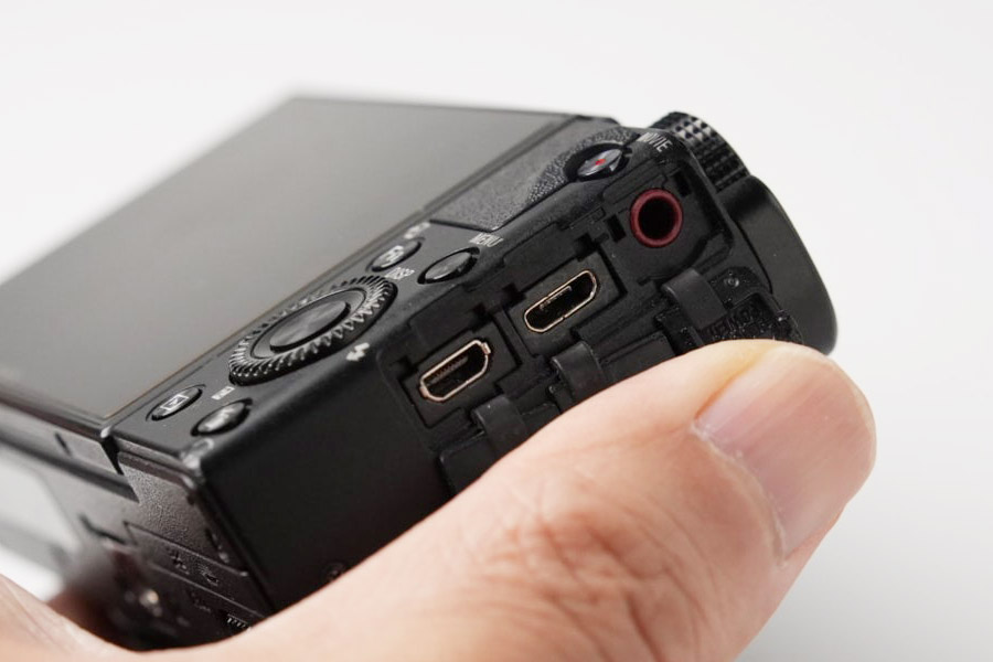 RX100M7/USB端子がマイクロUSB
