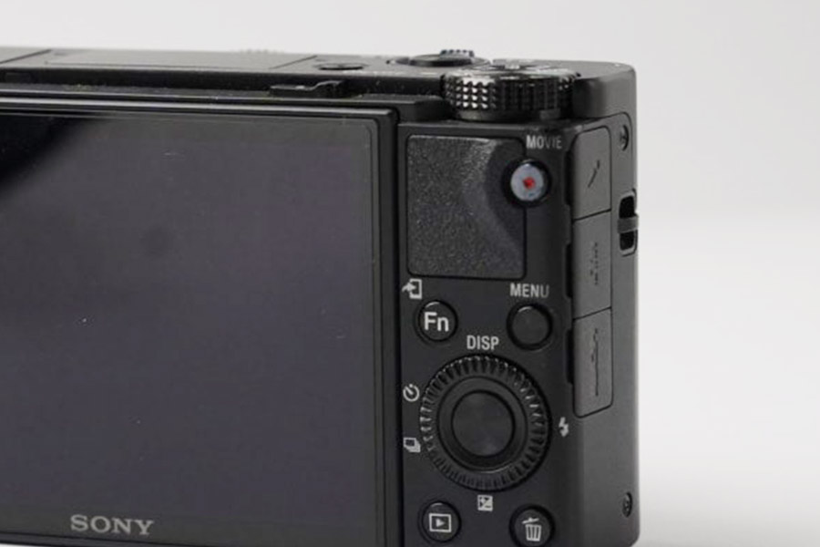RX100M7/グリップがなくて持ちにくい